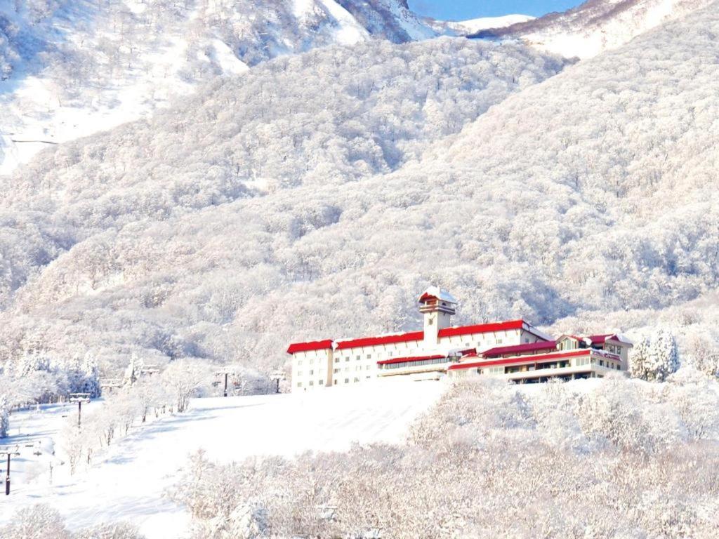 Akakura Kanko Hotel Миоко Екстериор снимка